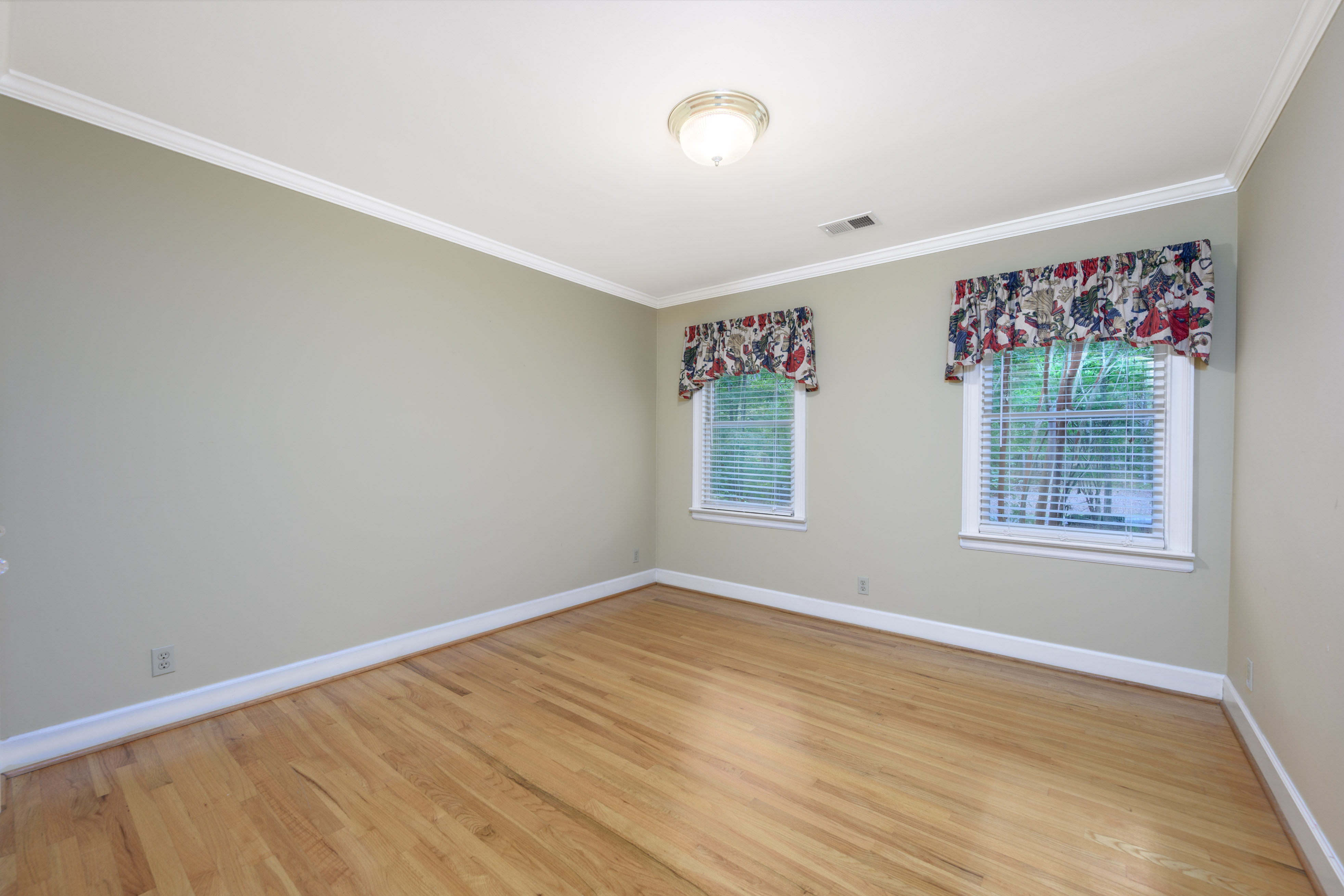 1051 Maddux Lane image 32